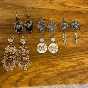 5 pairs of earrings! Silver and gold mix